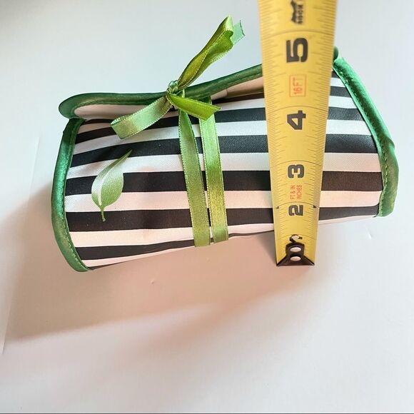 Beautiful Boscia satin wallet makeup bag Brand New - Picture 9 of 10